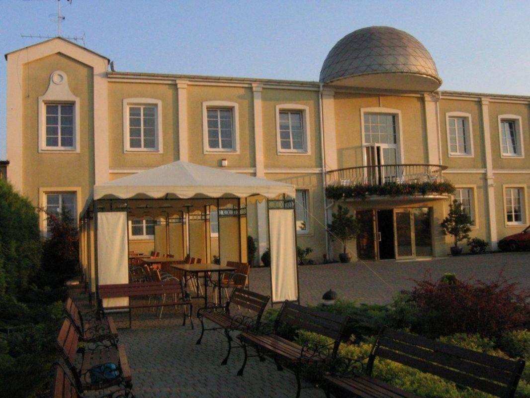 Fokus Hotel Skierniewice Exterior photo